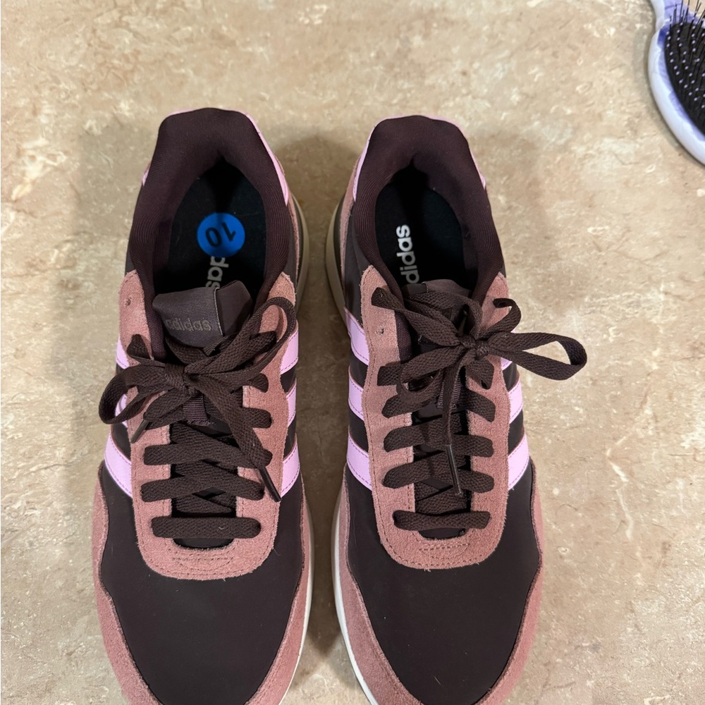 Adidas Women's Sneakers in Pink and Brown